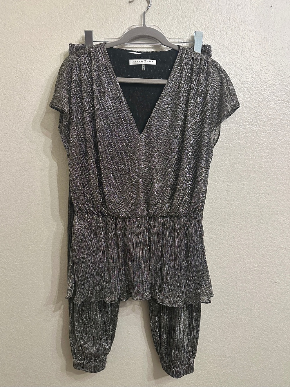 Trina Turk Metallic Silver Pleated 2 Piece Top & Jogger Pants Set M